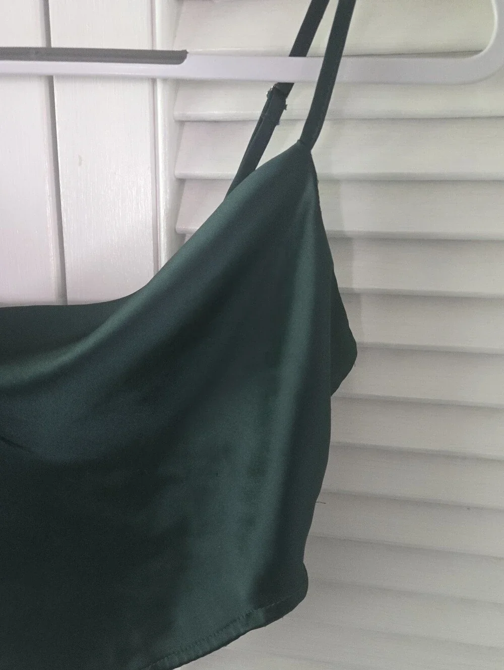 Forever 21 Emerald Green Satin Cowl Neck Crop Cami Top Small - Picture 5 of 9